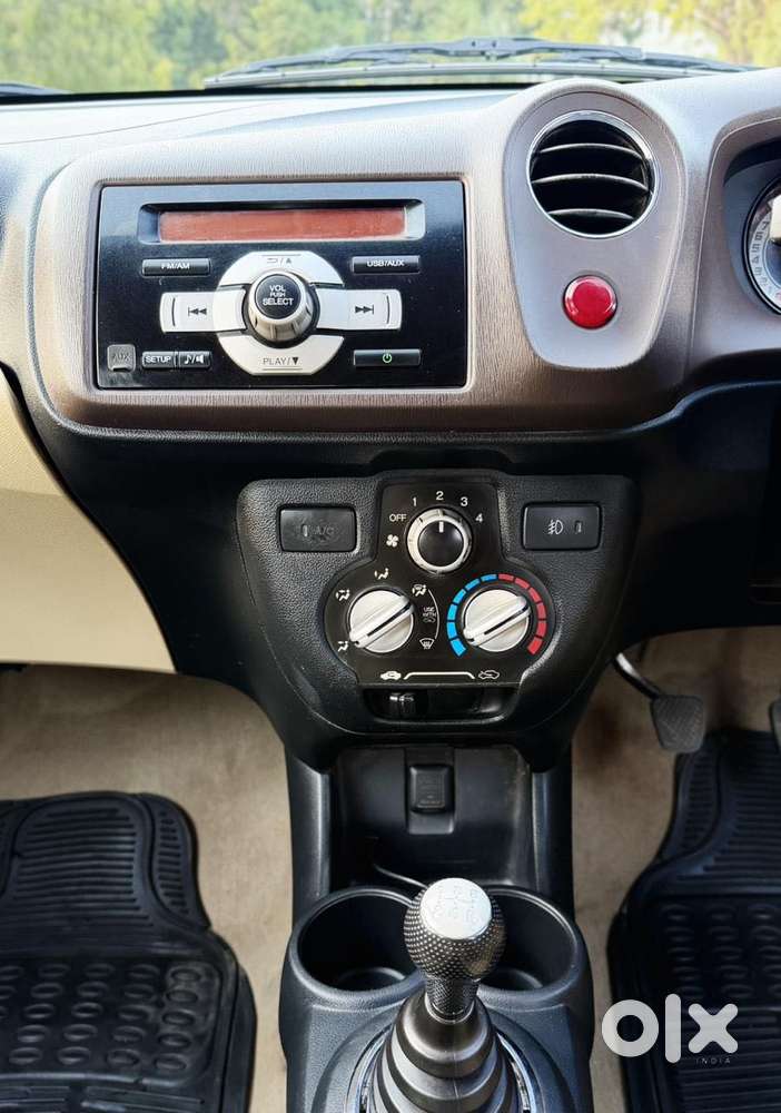 Honda Brio V Mt, 2012, Petrol
