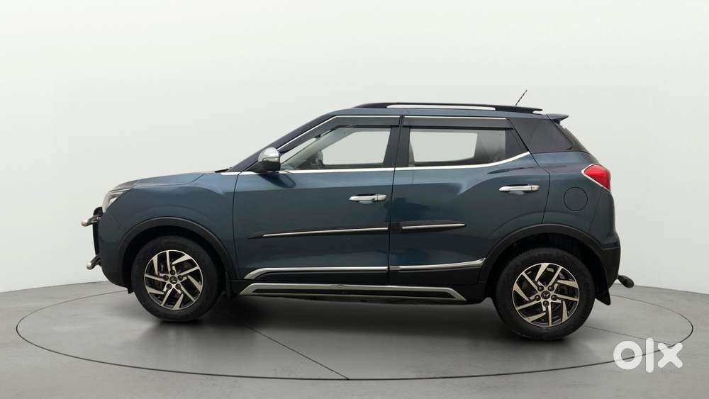 Mahindra Xuv300 1.2 W8 (o) Amt Petrol, 2022, Petrol