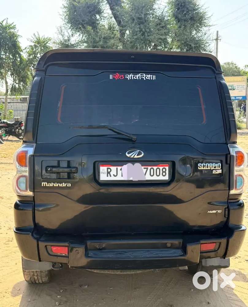 Mahindra Scorpio S10 2015