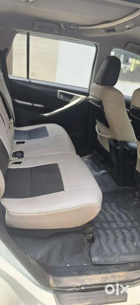 Innova Crysta V  8 Setter