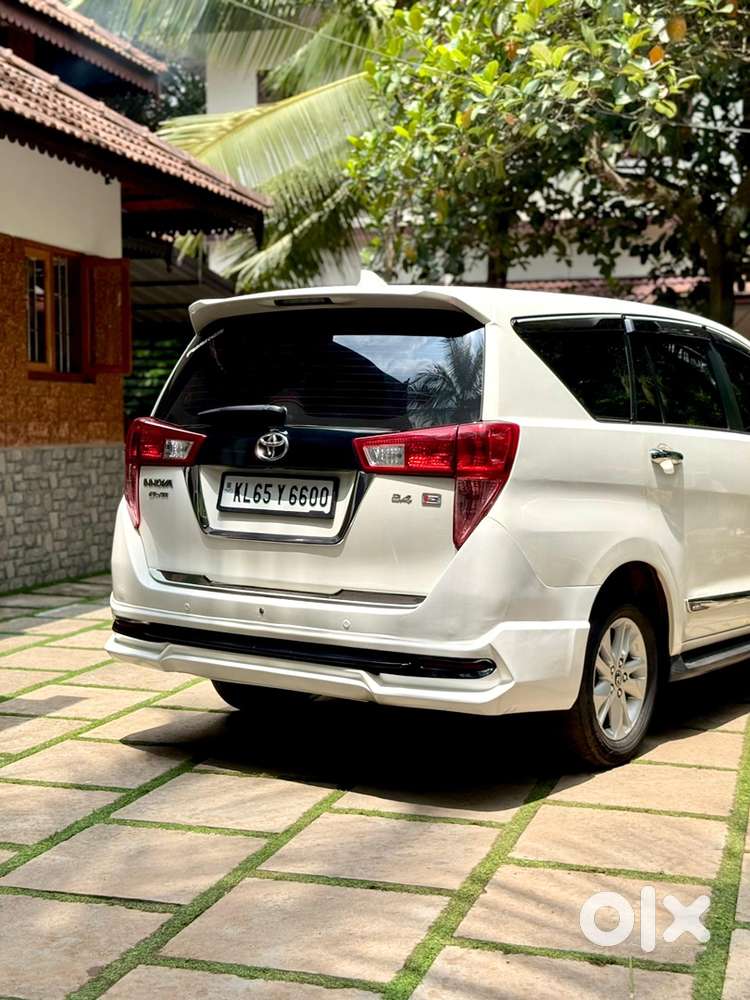 Toyota Innova Crysta Diesel 2018 8 Seat
