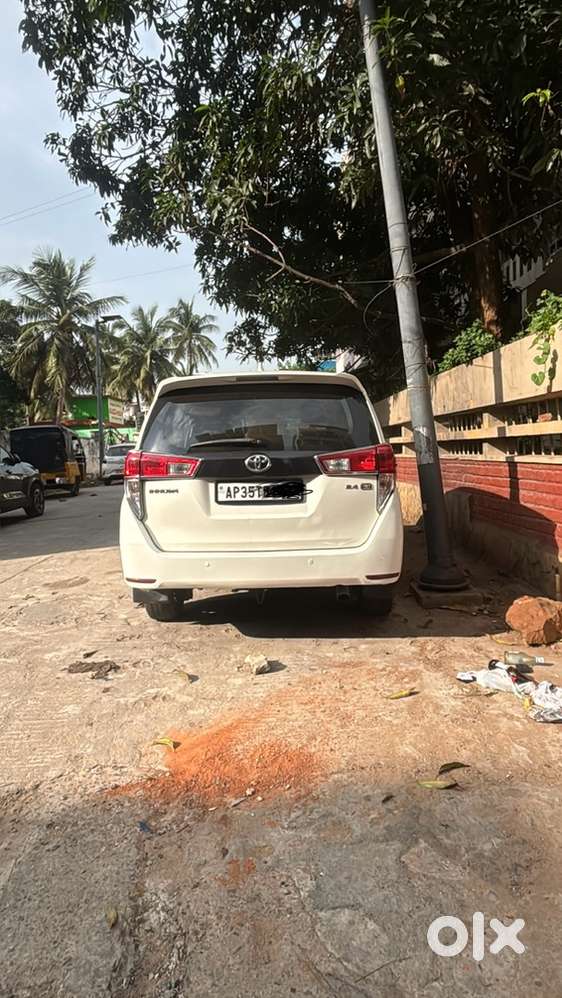 Toyota Innova Crysta 2018 Diesel Well Maintained