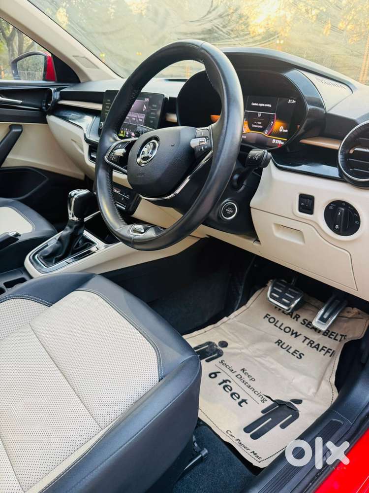 Skoda Slavia Ambition 1.5l Tsi Dsg Dual Tone, 2023, Petrol