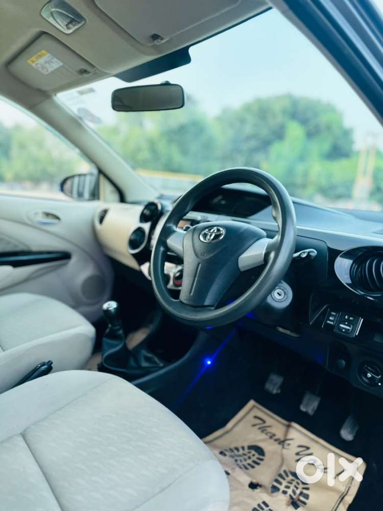 Toyota Etios Liva V Dual Tone, 2019, Petrol