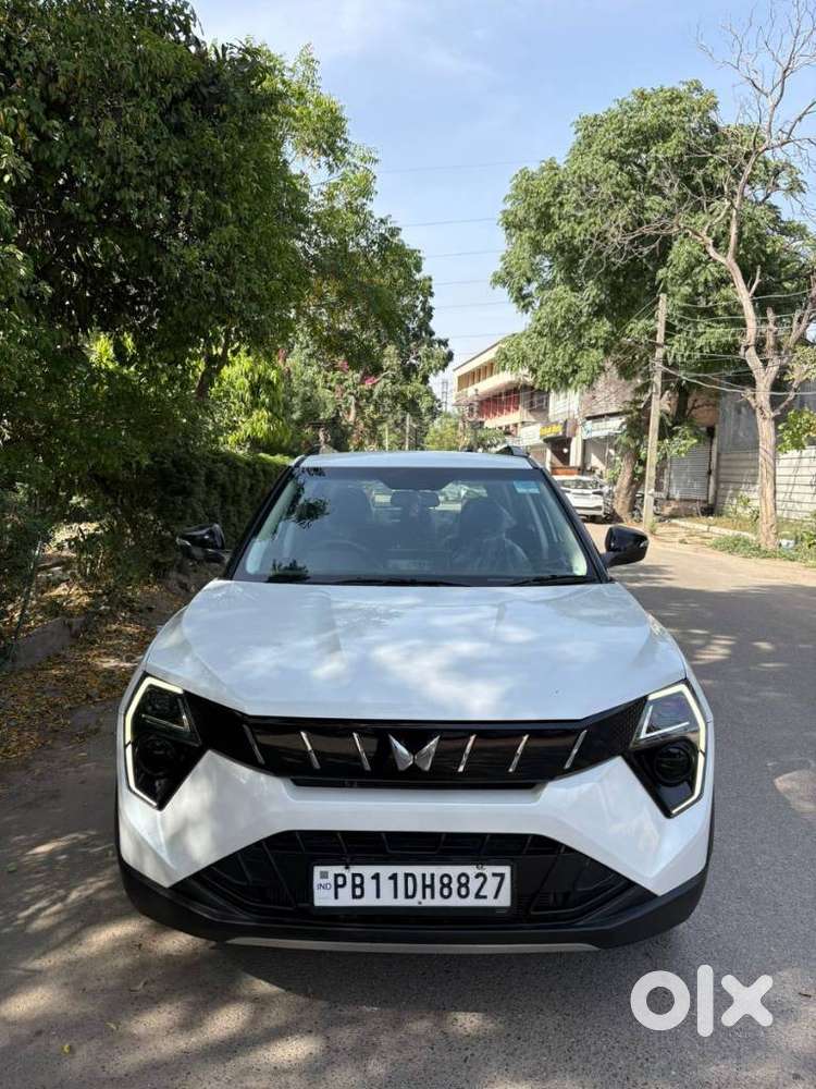 Mahindra Xuv 3xo Ax5 Pm Mt, 2024, Petrol