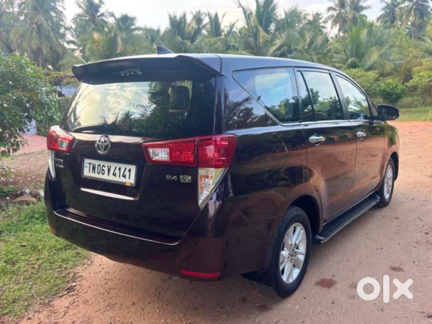 Toyota Innova Crysta 2.7 V, 2017, Diesel