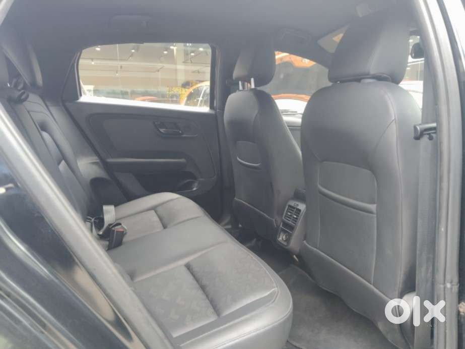 Tata Altroz 1.2 Xz Plus Dark Edition, 2022, Petrol