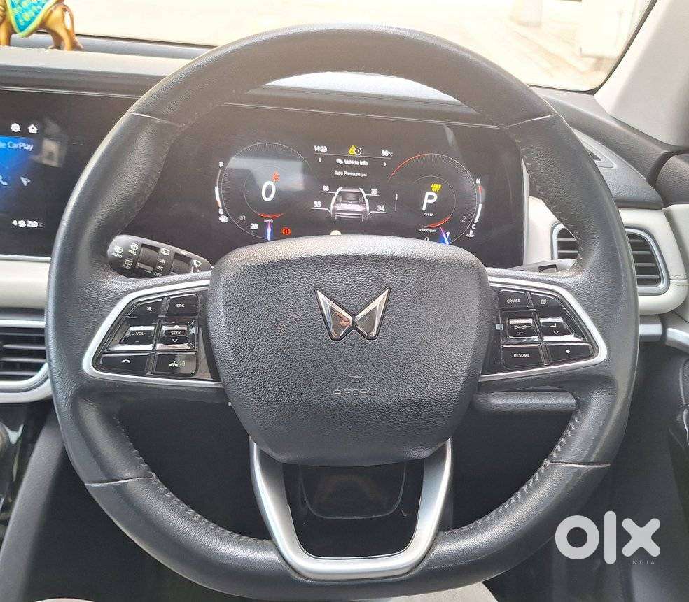 Mahindra Xuv700 2.0 Ax 7 Petrol At Luxury Pack Str, 2023, Petrol