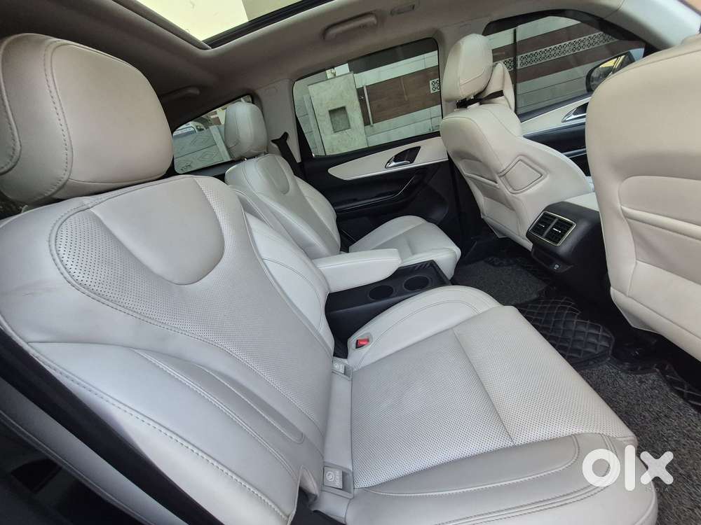 Mahindra Xuv700 Ax7l 6 Str At, 2024, Diesel