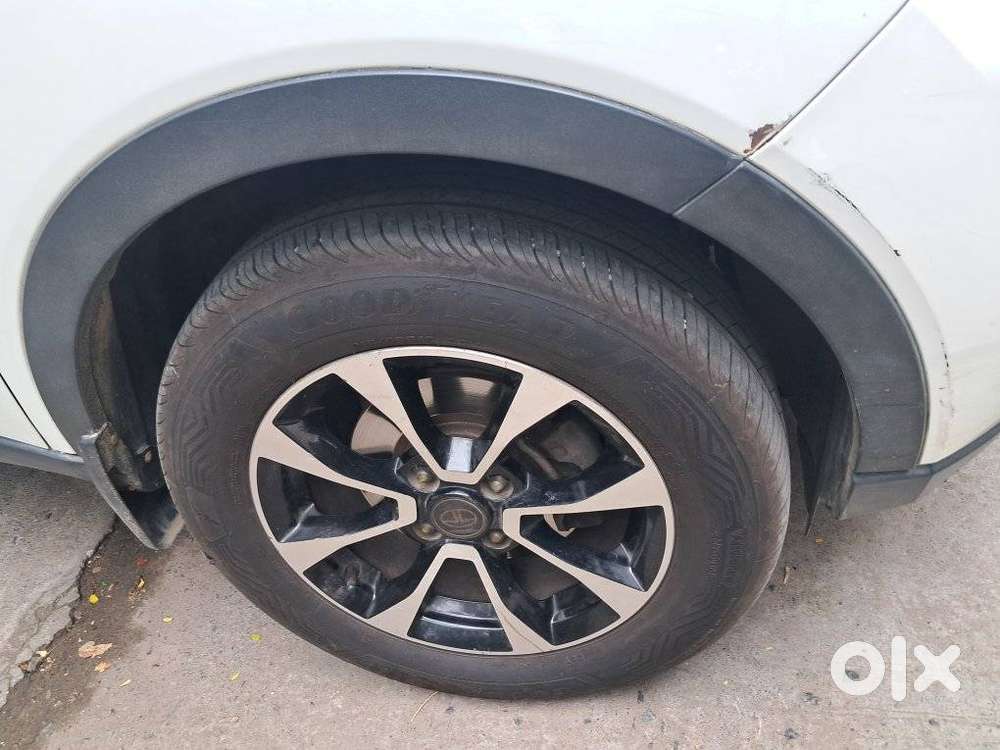 Tata Nexon 1.5 Revotorq Xza Plus Dual Tone Roof Amt (s), 2020, Diese..