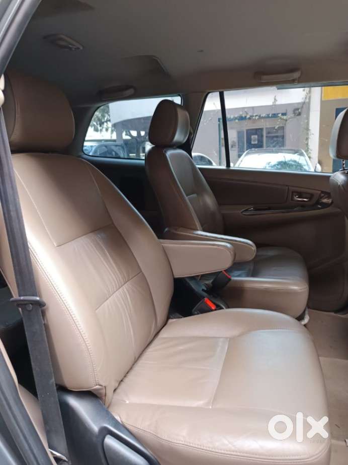Toyota Innova 2.5 Z Diesel 7 Seater, 2015, Diesel