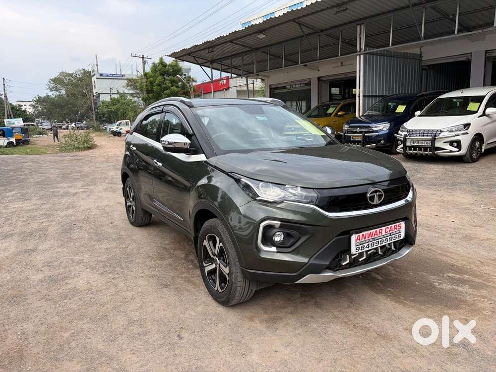 Tata Nexon Xz Plus (hs), 2023, Petrol