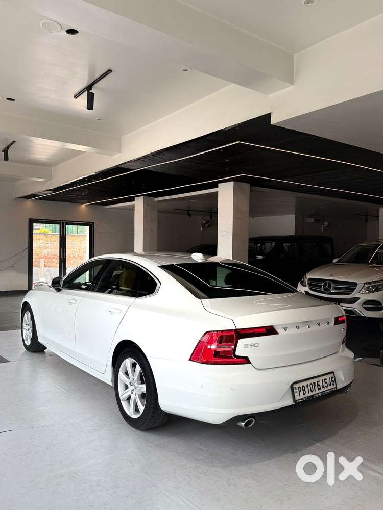 Volvo S90 D4 Momentum, 2019, Diesel
