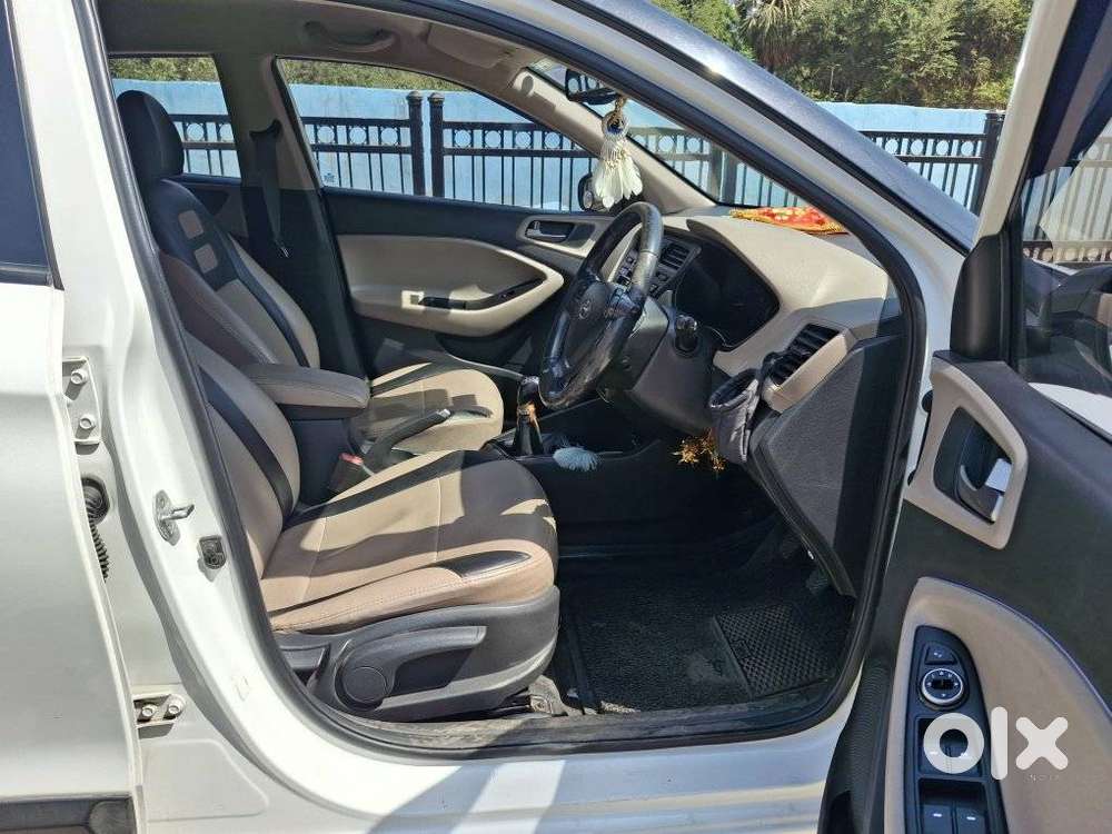 Hyundai Elite I20 Sportz (o) 1.2, 2015, Petrol