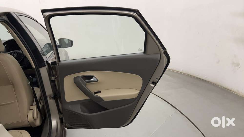 Volkswagen Vento 1.6 Highline, 2016, Petrol