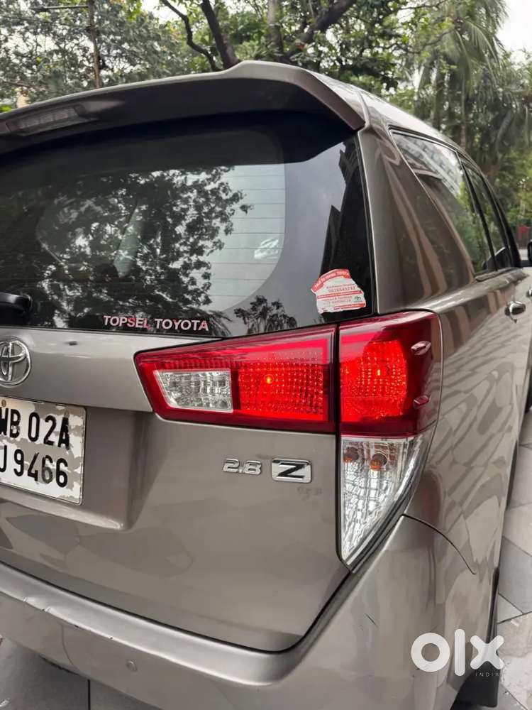 Toyota Innova Crysta Auto 2016 Diesel 150000 Km Driven