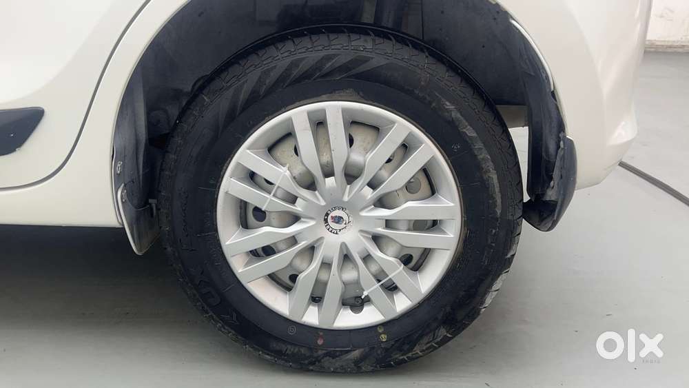 Maruti Suzuki Swift 1.3 Lxi, 2022, Petrol