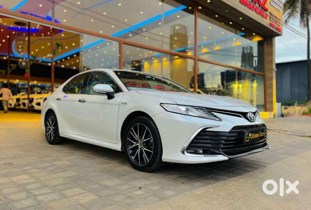 Toyota Camry Hybrid, 2022, Petrol
