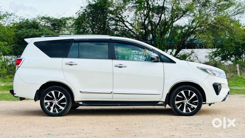 Toyota Innova Crysta [2020-ongoing] 2.4 Zx 7 Str, 2022, Diesel