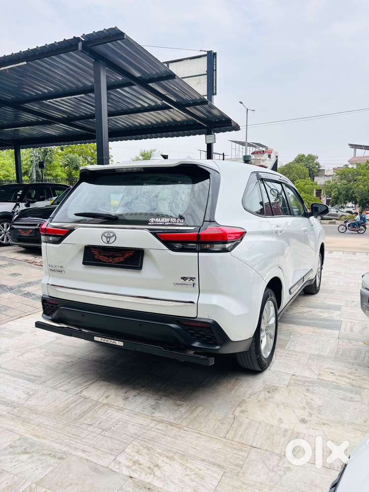 Toyota Innova Hycross 2.0 Vx (o) Hybrid 7 Str, 2024, Petrol