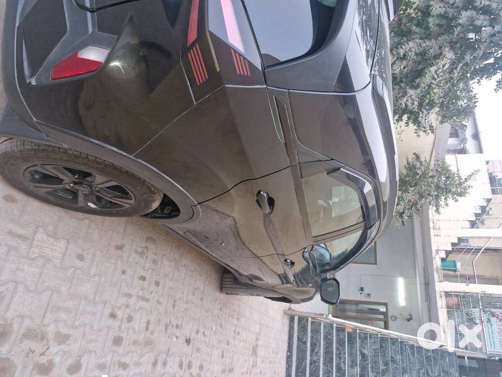 Tata Nexon Black  Manual  Clean Interior  Well-maintained Family Ca