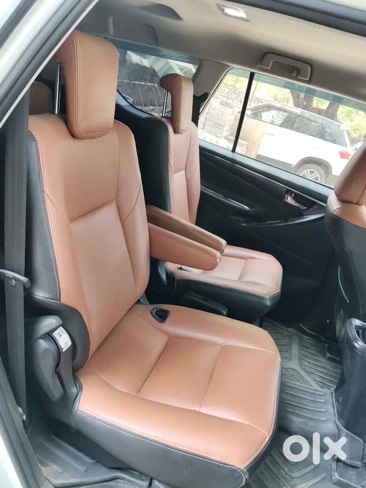 Toyota Innova Crysta Diesel 2025