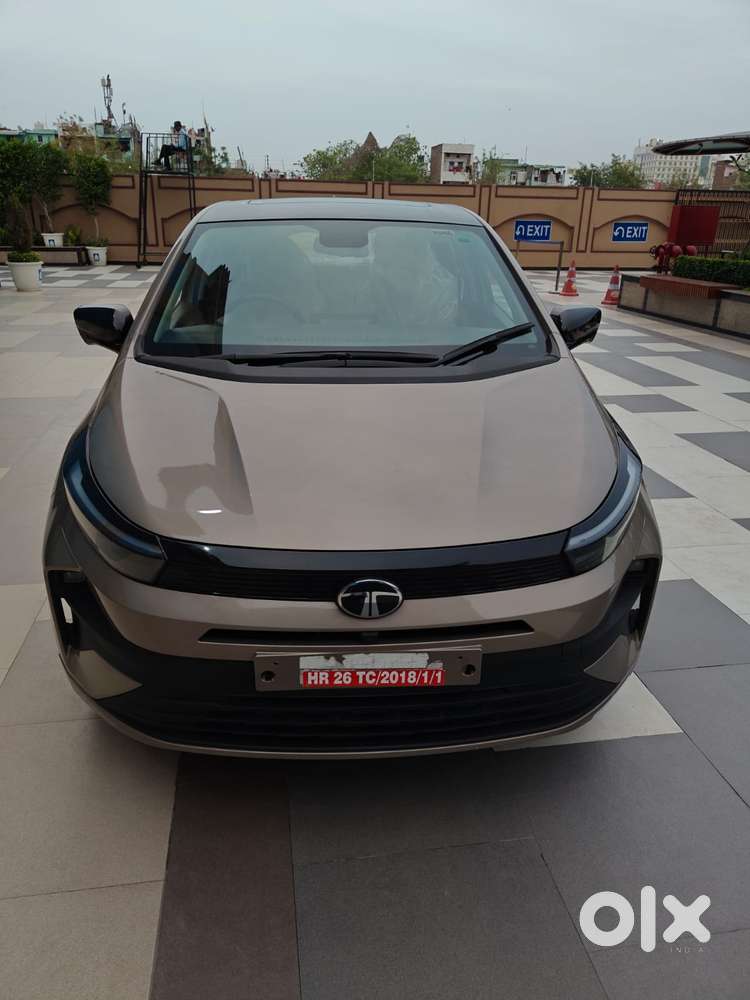 Tata Altroz, 2025, Petrol