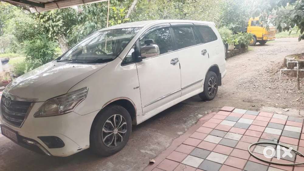 Toyota Innova 2011 Diesel 200000 Km Driven