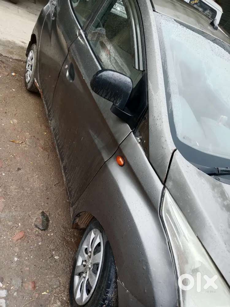 Pourly Petrol, Power Windo, Power Staring, Ac , Music, Seats All Ok