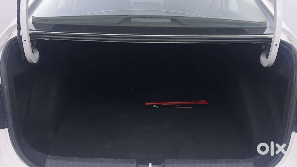 Skoda Slavia Style 1.0l Tsi Mt, 2022, Petrol