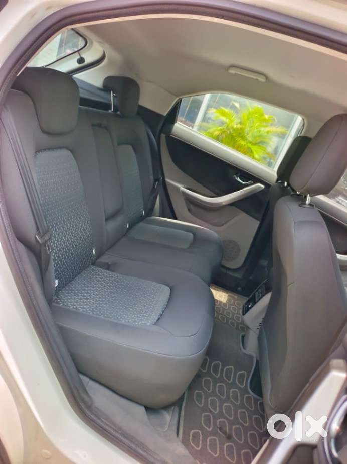 Tata Nexon 1.2 Revotron Xza Plus, 2018, Petrol
