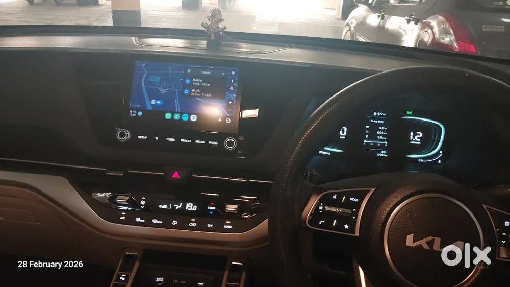 Kia Carens 2022 Petrol 180000 Km Driven