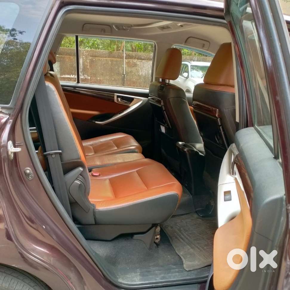 Toyota Innova Crysta 2.8 Zx At 7 Seater, 2016, Diesel