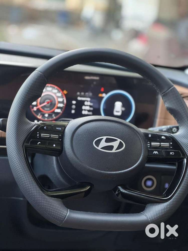 Hyundai Alcazar Platinum, 2025, Petrol