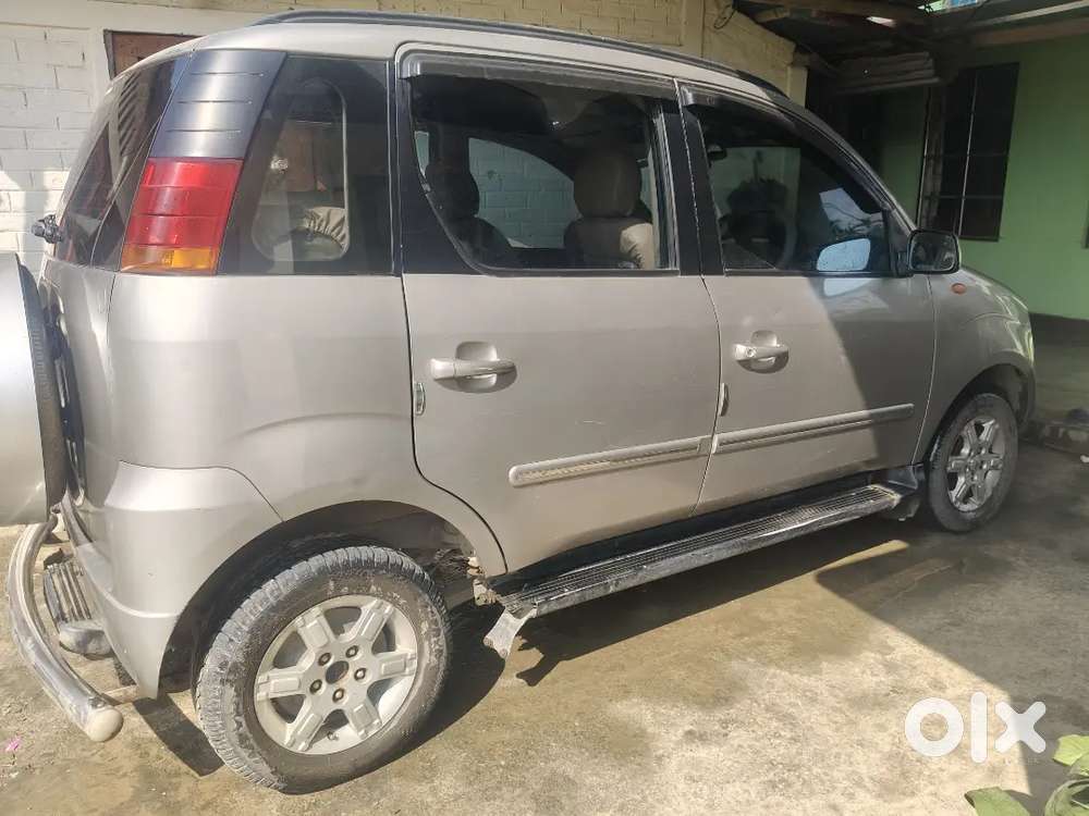 Mahindra Quanto 1.5 C8 2012