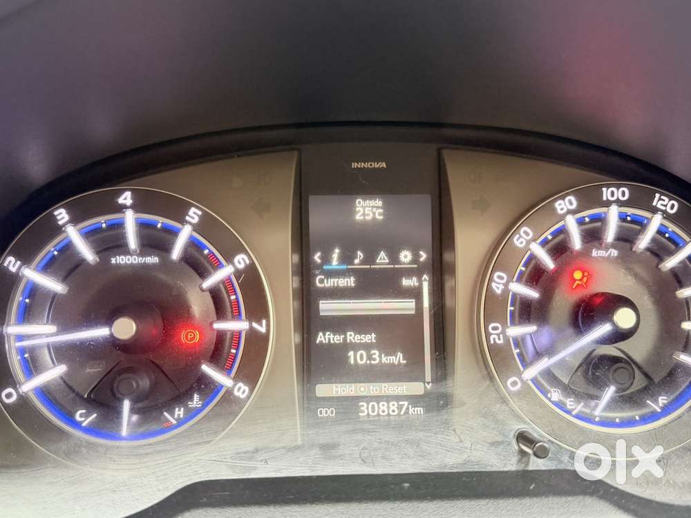 Toyota Innova Crysta 2.4 V 7 Str, 2022, Petrol