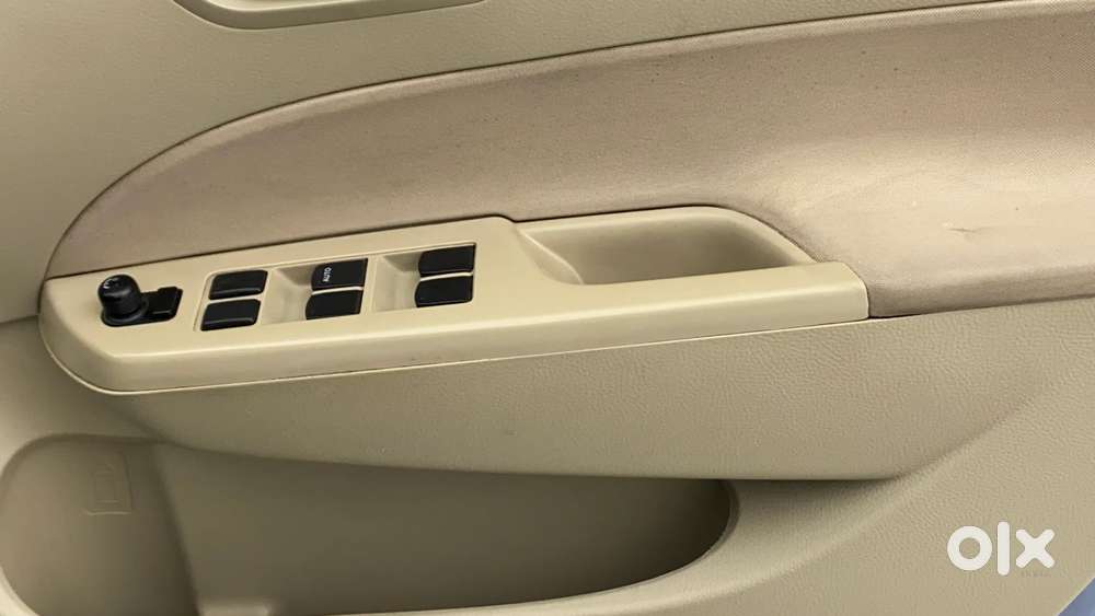 Maruti Suzuki Swift Dzire 1.2 Vxi Bsiv, 2016, Petrol