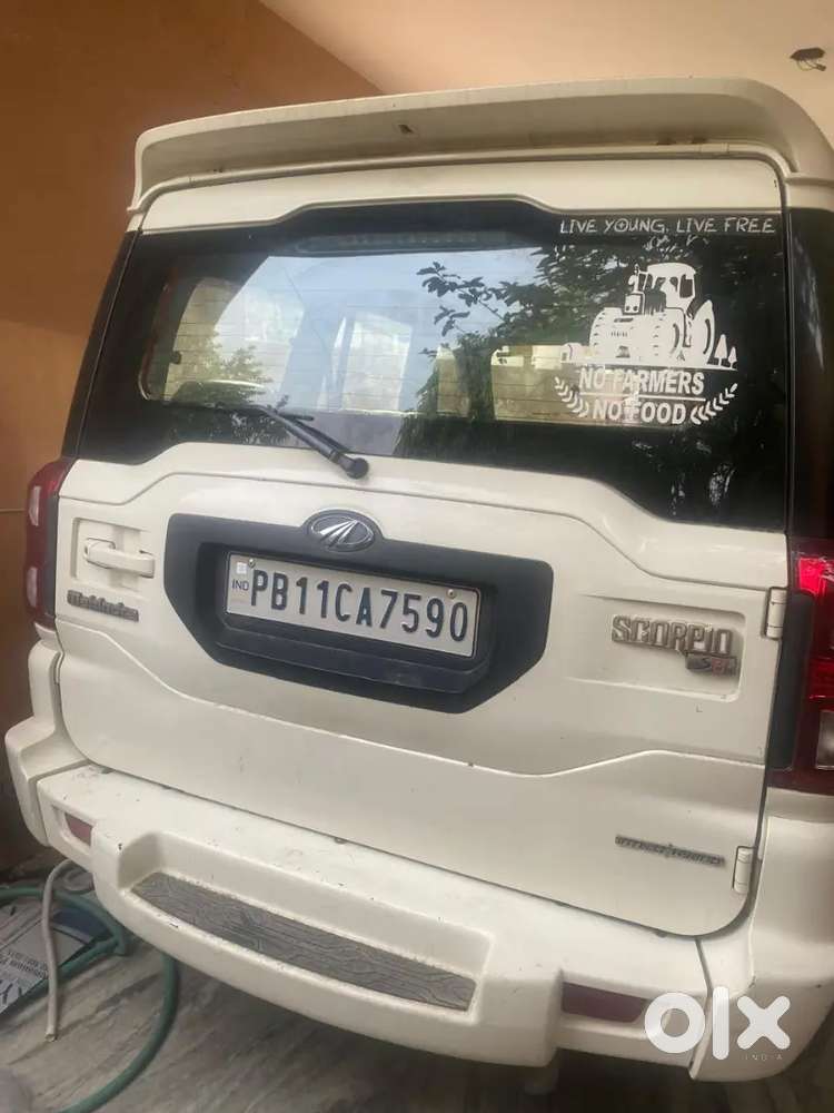 Mahindra Scorpio S6 Plus 2016 Diesel Manual