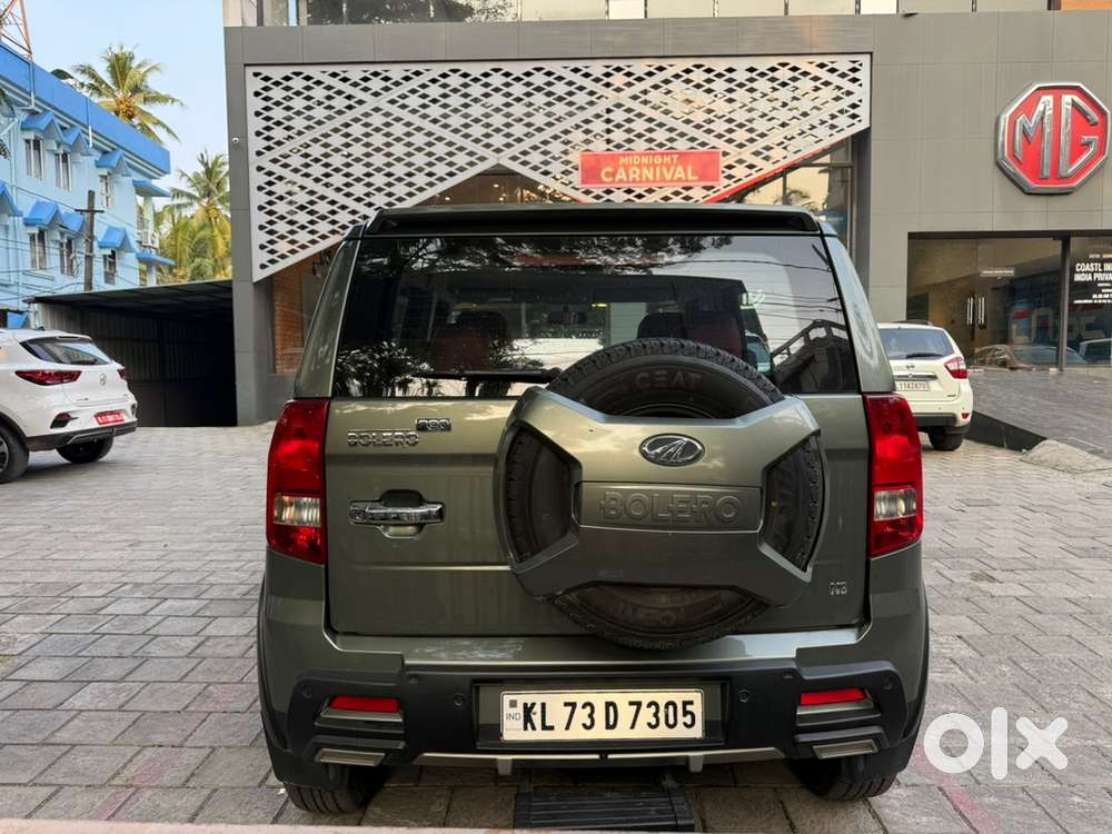 Mahindra Bolero Neo N8