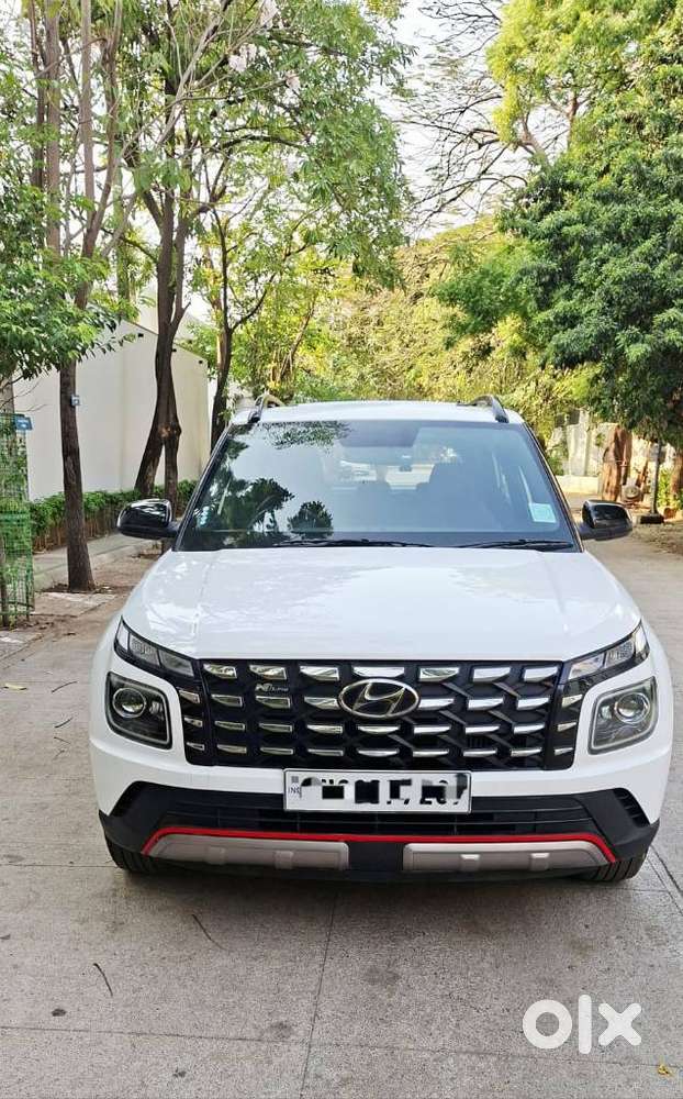 Hyundai Venue 1.0 Sx (o) Turbo Dual Tone, 2024, Petrol