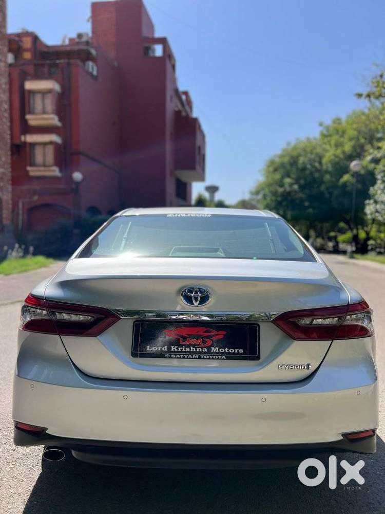 Toyota Camry Hybrid, 2022, Cng & Hybrids
