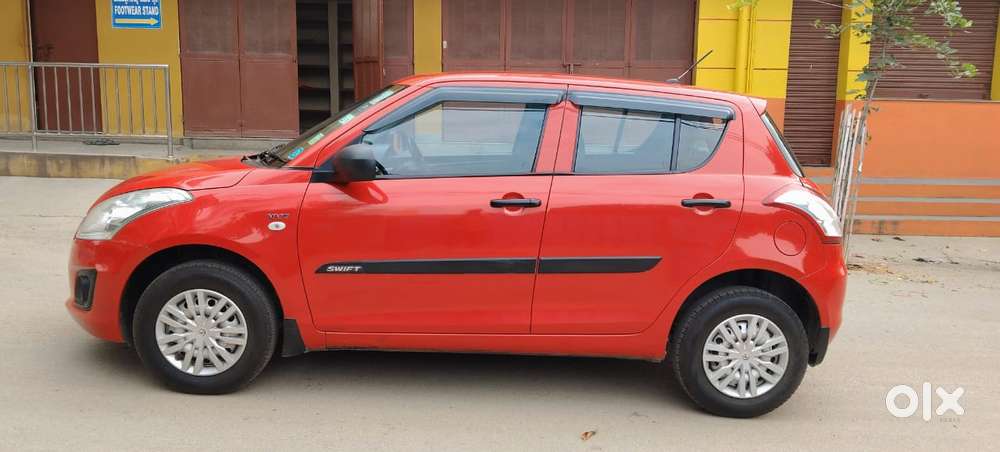 Maruti Suzuki Swift Lxi, 2015, Petrol