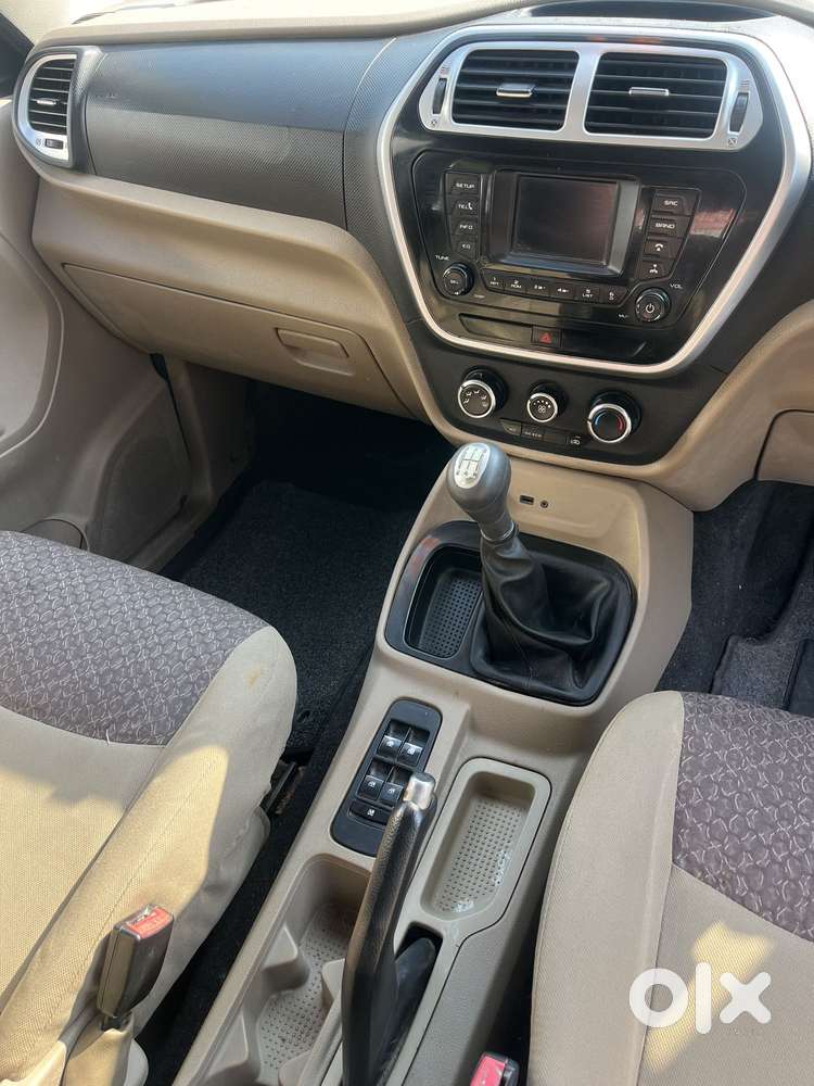 Mahindra Tuv 300 T8, 2015, Diesel