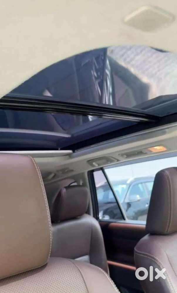 Toyota Innova Hycross