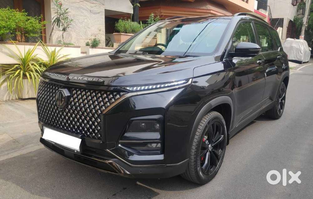 Mg Hector Plus Sharp Pro Blackstorm 1.5 Turbo Petrol Cvt 7 Str, 2025..