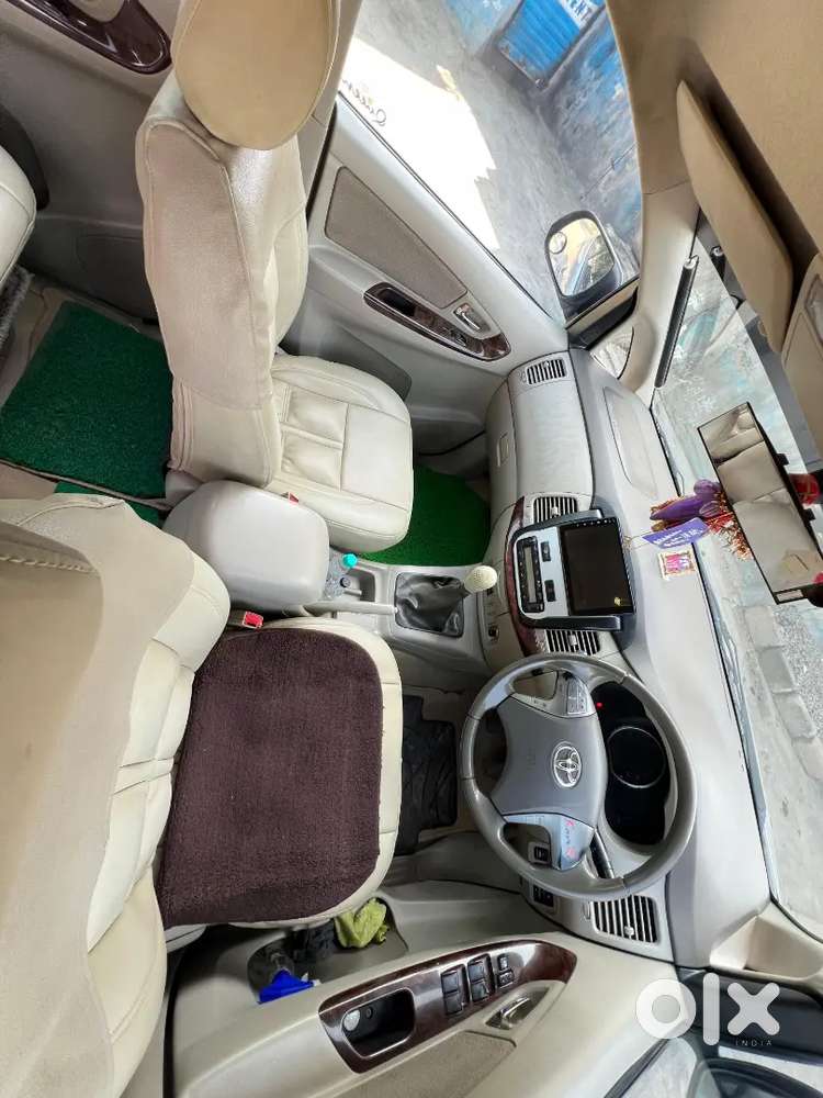 Toyota Innova 2012 Diesel 280000 Km Driven