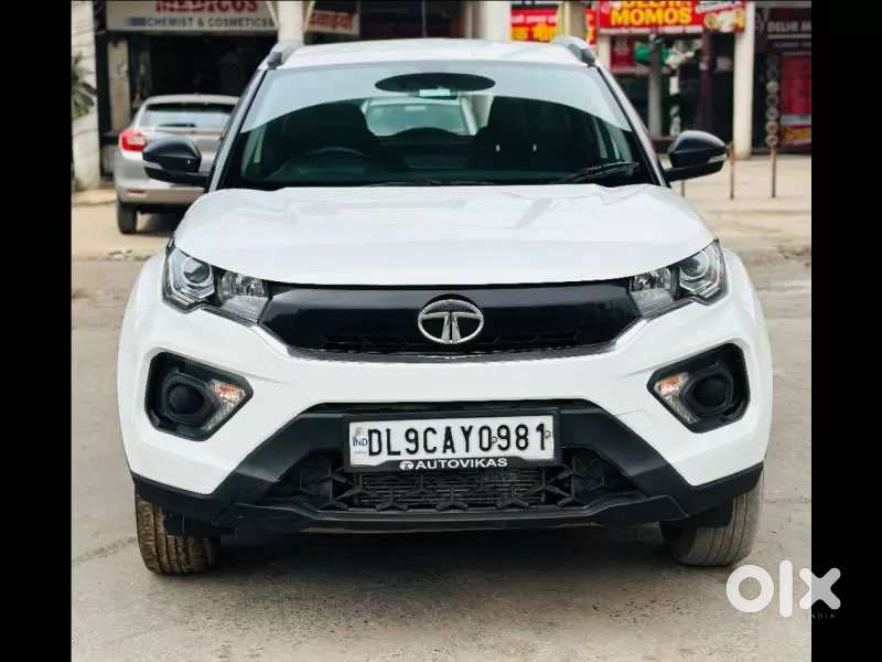 Tata Nexon 1.5 Revotorq Xma Plus (s) Amt, 2022, Petrol