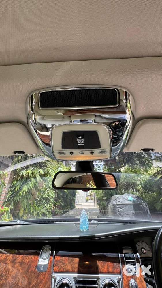 Rolls-royce 2011 Luxury Car