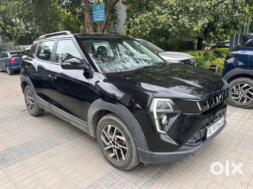 Mahindra Xuv3xo Ax5 Mt 2024