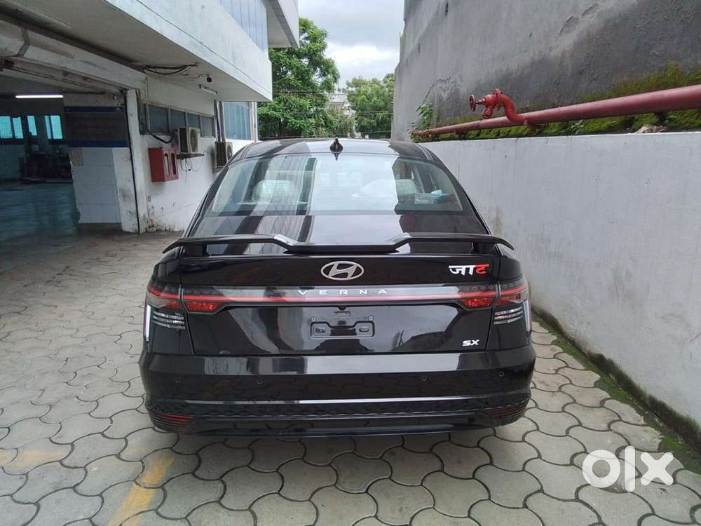 Hyundai Verna Crdi Vgt 2025